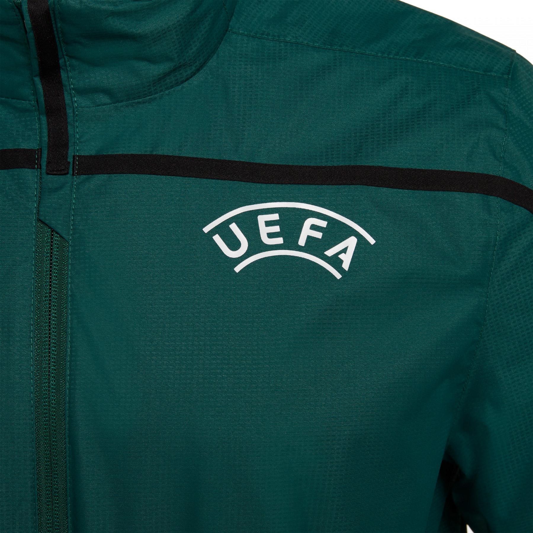Árbitro de la chaqueta cortavientos Macron UEFA 2019
